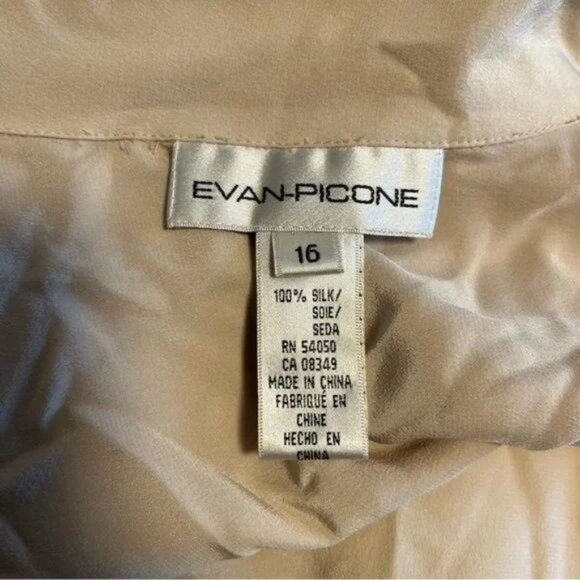 Vintage 100% Silk button front pleated sides blouse by Evan Picone size Large - Picture 7 of 7